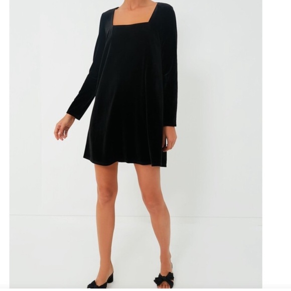 Tuckernuck Dresses & Skirts - ⭐️Tuckernuck Black Velvet Middleton Dress Holiday Dress⭐️